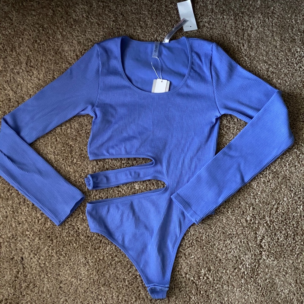 Cute cutout bodysuit🤩